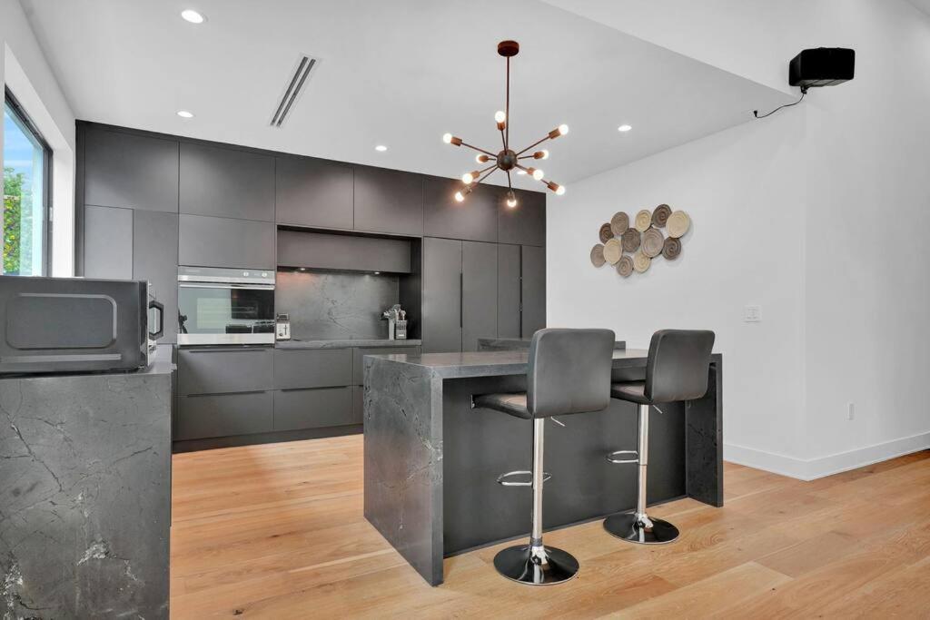 Design House -Heated Pool -Big Yard -Gated Parking Villa Miami Luaran gambar