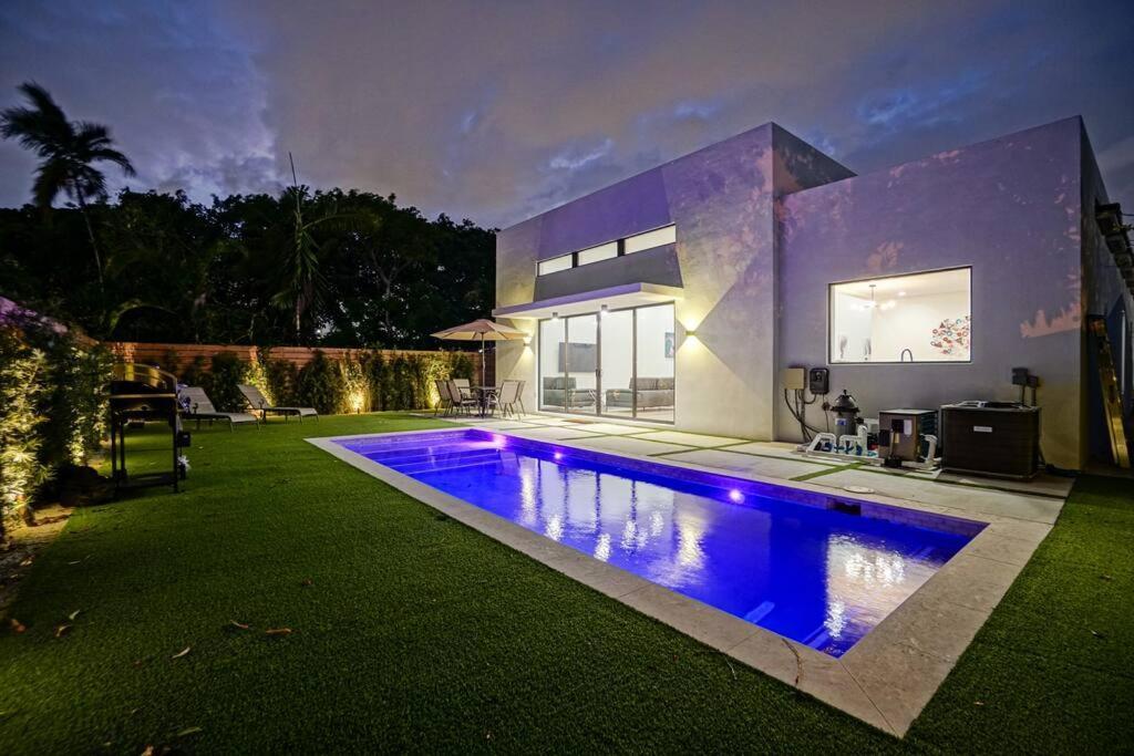 Design House -Heated Pool -Big Yard -Gated Parking Villa Miami Luaran gambar