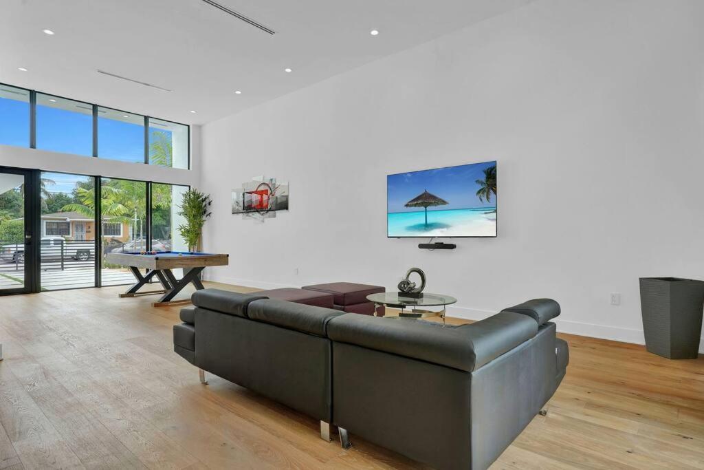 Design House -Heated Pool -Big Yard -Gated Parking Villa Miami Luaran gambar